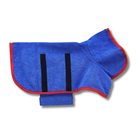 Peignoir de bain pour chien de Oscar et Plume avec design rayé et matière douce en bleu