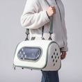 Load image into Gallery viewer, Oscar et Plume sac de transport pour chat et chien beige avec fenêtre transparente, ventilation et bandoulière extérieure
