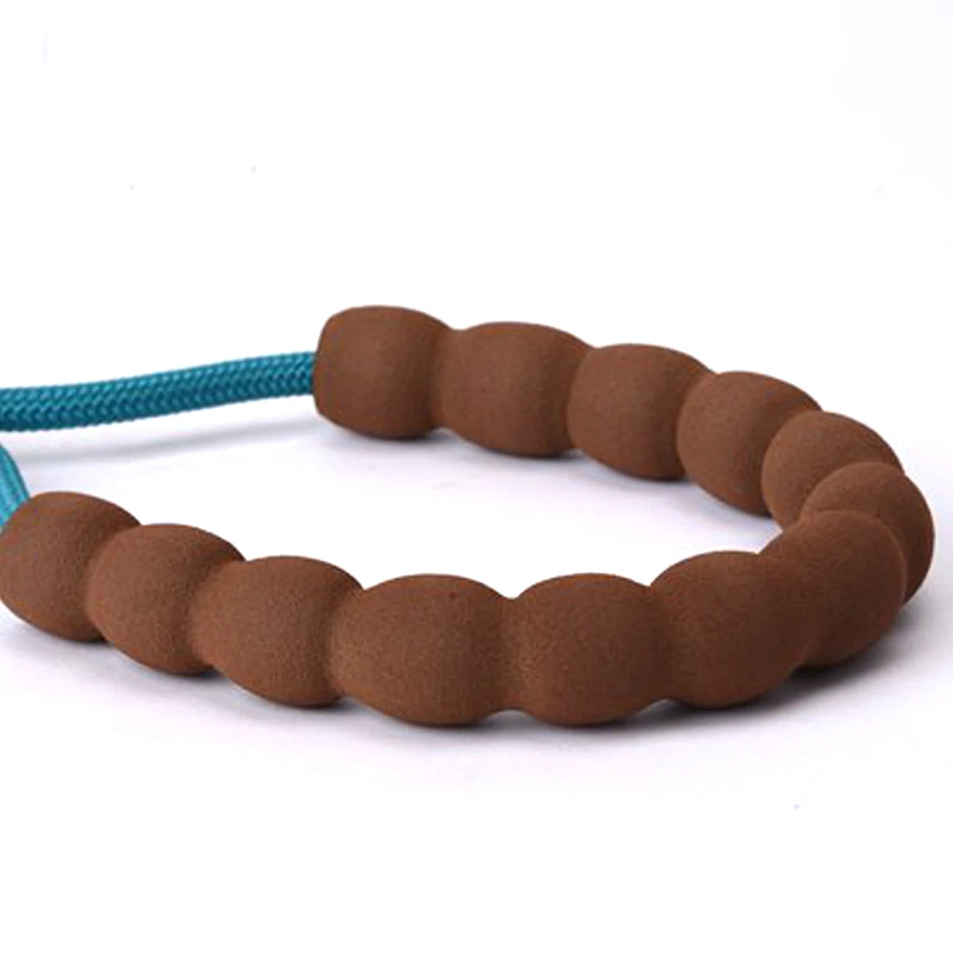 Collier perles en silicone marron sur cordon bleu Oscar et Plume pour dentition bébé design sécurisé