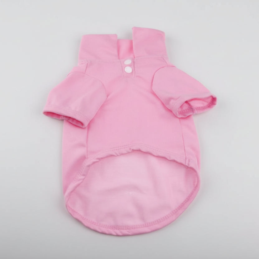 Polo léger pour chien en rose avec boutons pour un style confortable et décontracté