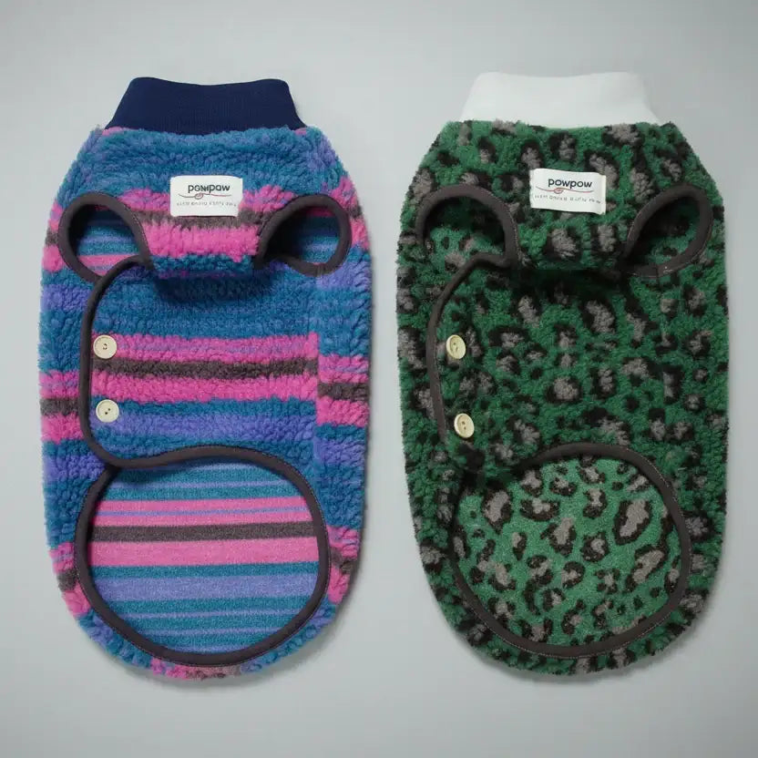 Gilet polaire pour chien petit en bleu rayé et vert léopard, doux et confortable pour le froid