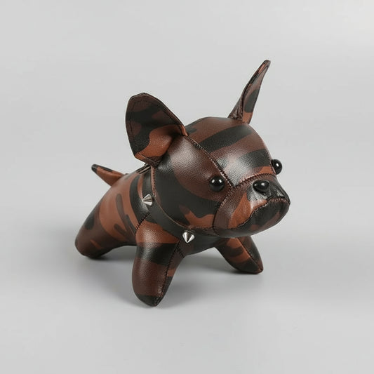 Porte-clés bouledogue camouflage en cuir synthétique marron et noir avec clous argentés