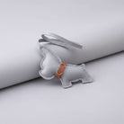 Porte clés bouledogue en cuir gris avec un design élégant pour les amoureux des chiens