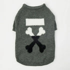 Pull chaud pour chien en gris avec motif de côtes croisées en blanc et noir