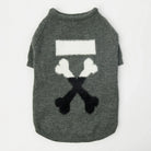 Pull chaud pour chien en gris avec motif de côtes croisées en blanc et noir