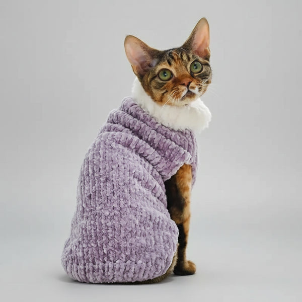 Pull col roulé pour chat en violet avec un col en fourrure douce pour un confort optimal