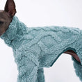 Carica l'immagine nel visualizzatore della galleria, Pull polaire pour lévrier Oscar et Plume en tissu doux et chaud pour garder votre chien confortable
