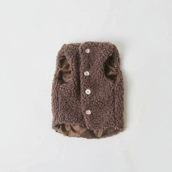 Pull pour teckel en peluche marron avec boutons pour garder votre chien au chaud et élégant