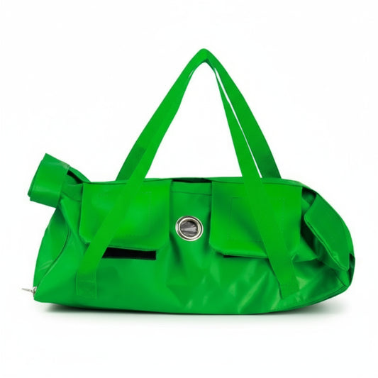 Sac à dos pour chat vert signé Oscar et Plume avec poignée et aération ronde