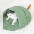 Bild in Galerie-Betrachter laden, Sac de couchage douillet pour chat - Oscar et Plume
