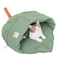 Load image into Gallery viewer, Sac de couchage douillet pour chat - Oscar et Plume
