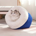 Load image into Gallery viewer, Sac de couchage pour chat façon polaire Oscar et Plume Violet / 32x40cm
