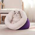 Load image into Gallery viewer, Sac de couchage pour chat façon polaire Oscar et Plume Violet / 32x40cm
