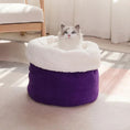 Load image into Gallery viewer, Sac de couchage pour chat façon polaire Oscar et Plume Violet / 32x40cm
