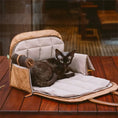 Load image into Gallery viewer, Sac de transport rigide en cuir durable pour chien et chat Oscar et Plume
