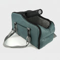 Carica l'immagine nel visualizzatore della galleria, Sac de voyage pour chien et chat avec design ergonomique et ouverture en filet pour un confort optimal
