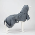 Charger l'image dans la visionneuse de la galerie, Oscar et Plume serviette absorbante microfibre chien grise à capuche avec ceinture et manches pour séchage rapide

