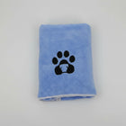 Asciugamano blu per cani e gatti con motivo zampa nera in morbida microfibra Oscar et Plume