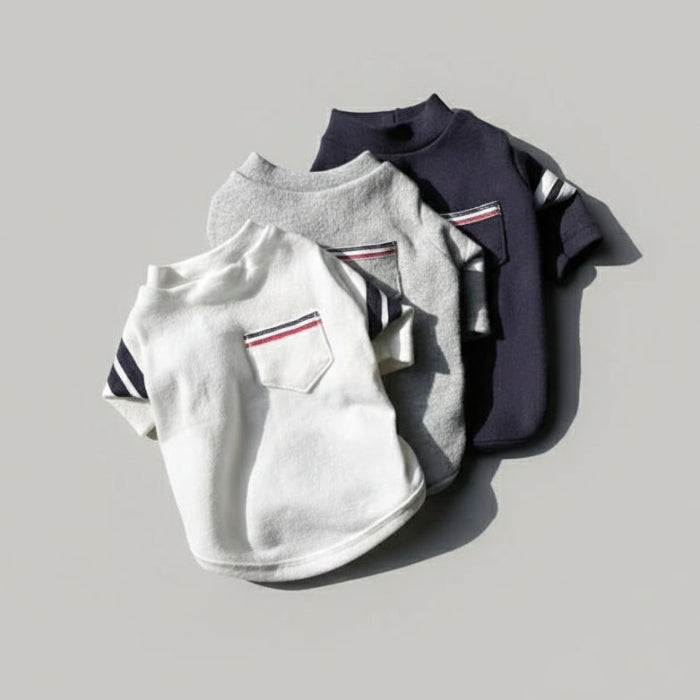 Trois sweats chauds pour chien en blanc, gris et bleu marine avec poches stylisées