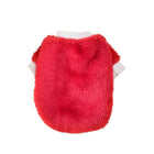 Sweat doux pour chien en fausse fourrure rouge avec col et manches blancs par Oscar et Plume