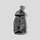 Sweat pour chien gris à capuche avec pompon en fausse fourrure confortable et chaud