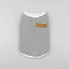 T-shirt coton pour chien à rayures noires et blanches avec étiquette en cuir.