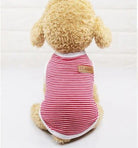 T-shirt coton pour chien à rayures rouges avec une étiquette CLASSIC au dos