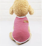 T-shirt coton pour chien à rayures rouges avec une étiquette CLASSIC au dos