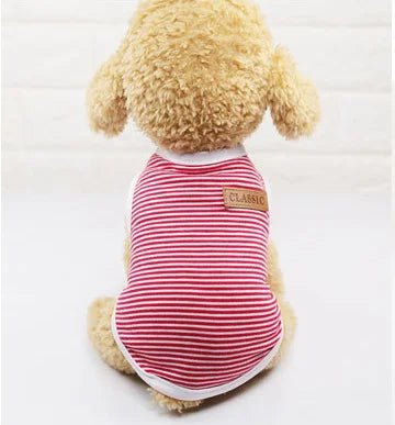 T-shirt coton pour chien à rayures rouges avec une étiquette CLASSIC au dos