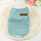 T-shirt coton pour chien rayé vert et blanc avec une étiquette CLASSIC élégante