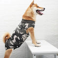 Load image into Gallery viewer, T-shirt post opération pour Chiens Oscar et Plume Camouflage / XS
