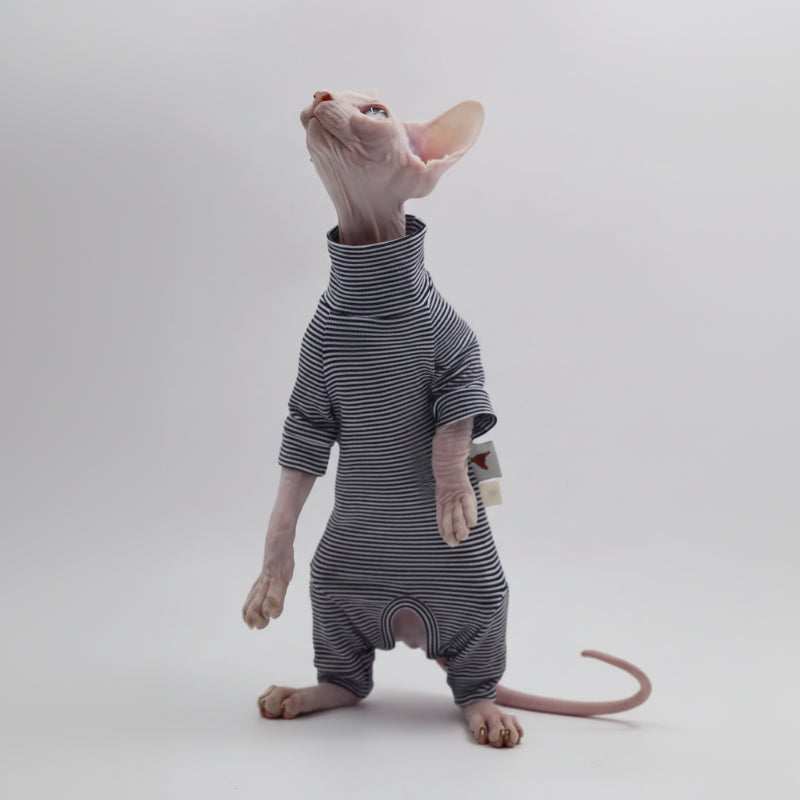 T-shirt rayé pour chat Sphynx gris avec col roulé et motifs amusants pour les chats élégants