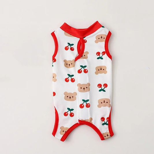 T-shirt post opération chat en coton doux blanc avec motifs cerises et ours, bordures rouges