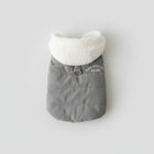 Manteau pour petit chien gris avec col en laine blanche confortable par Oscar et Plume