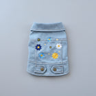 Veste en jean pour chien avec broderies florales colorées pour un look élégant