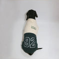 Load image into Gallery viewer, Veste polaire pour teckel en deux couleurs avec le numéro 92 sur le dos
